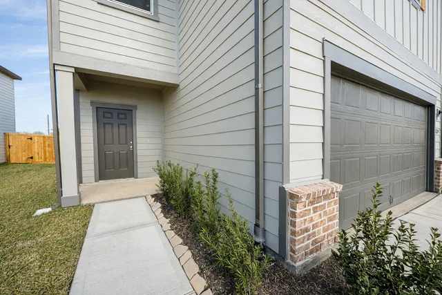 $2,050 | 8219 Vacek Xing Way, Richmond, TX 77469