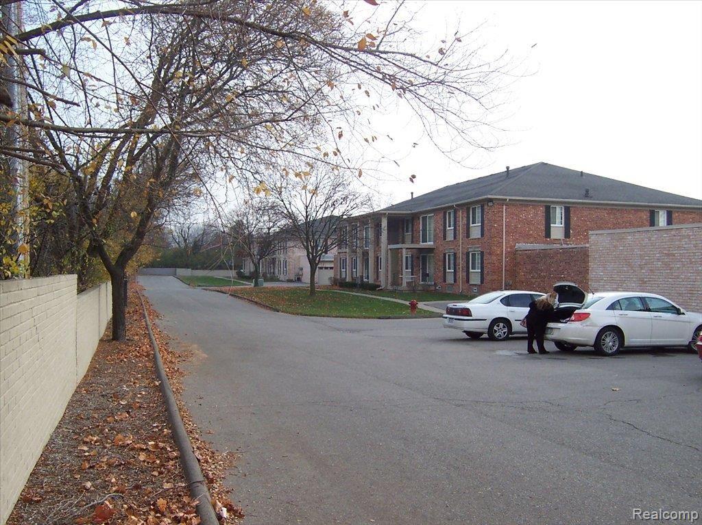 6103 Orchard Lake Road West Bloomfield, MI 48322 - Photo 2 of 13 Orchard Nov 09 038