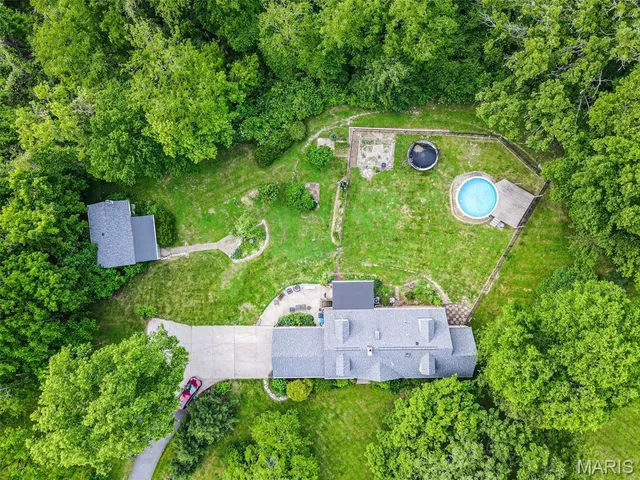 $990,000 | 2801 Eldon Avenue, Maryland Heights, MO 63043