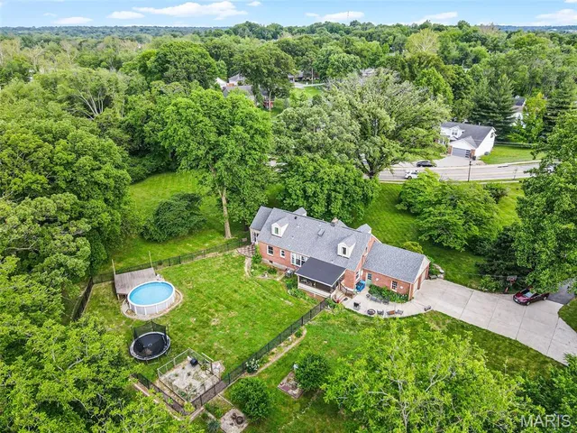 $990,000 | 2801 Eldon Avenue, Maryland Heights, MO 63043
