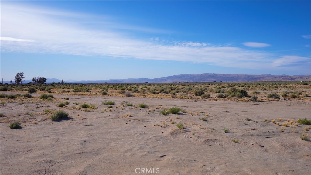 0 Friends Road Hinkley, CA 92347 - Photo 3 of 9 a view of beach and ocean