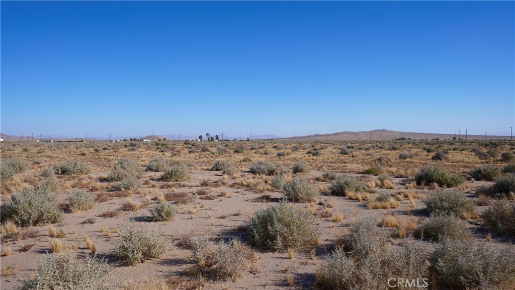 0 Friends Road Hinkley, CA 92347 - Photo 5 of 9 a view of mountains and mountain