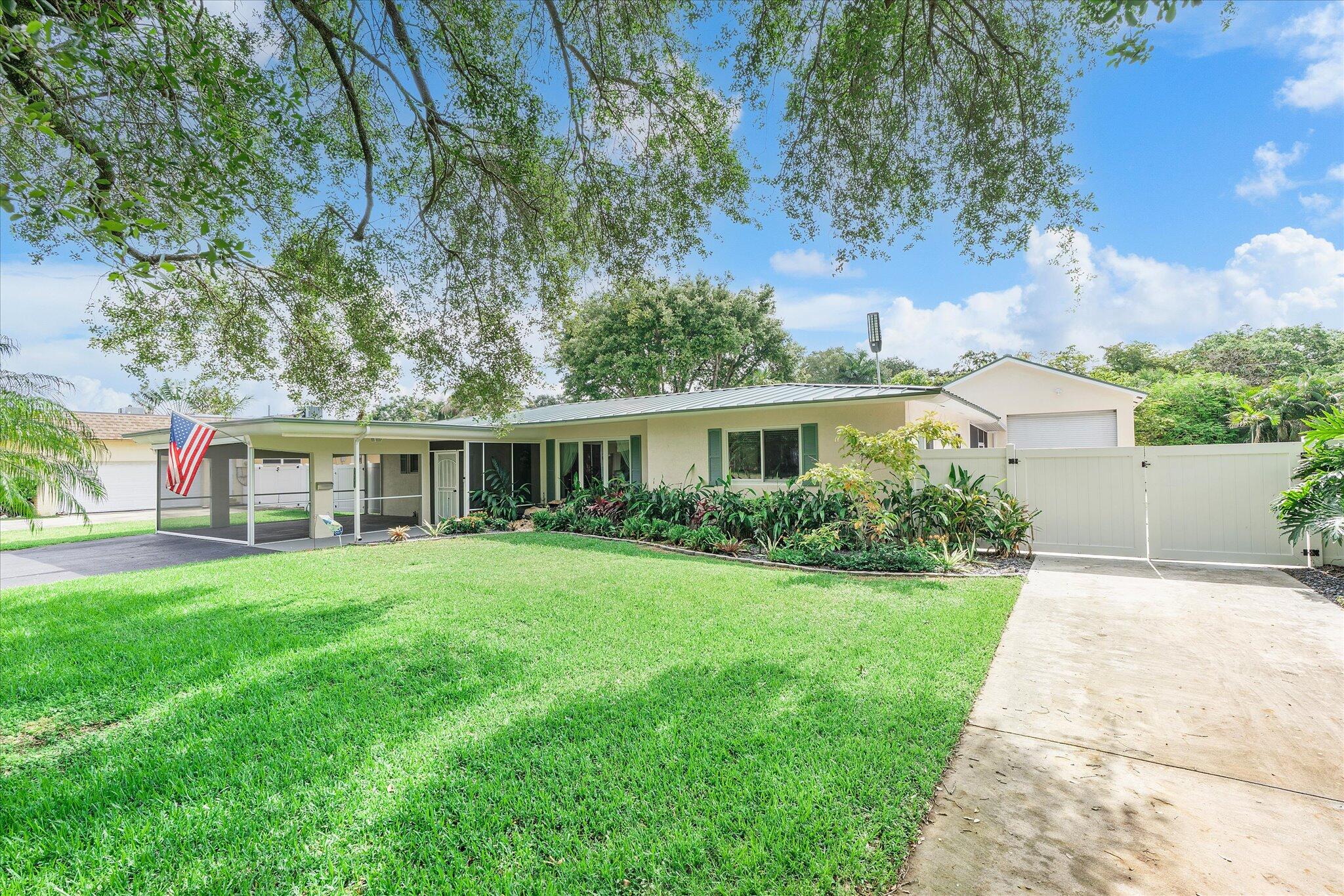 660 Azalea Court Plantation, FL 33317 - Photo 2 of 32 15-660 Azalea Ct_015