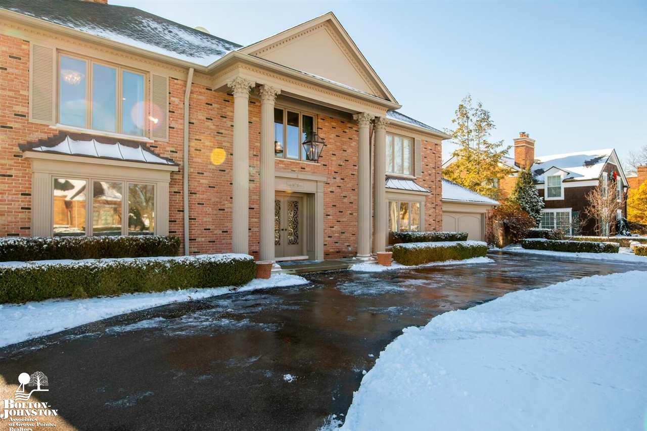 9 Stratton Place Grosse Pointe Shores, MI 48236 - Photo 2 of 68