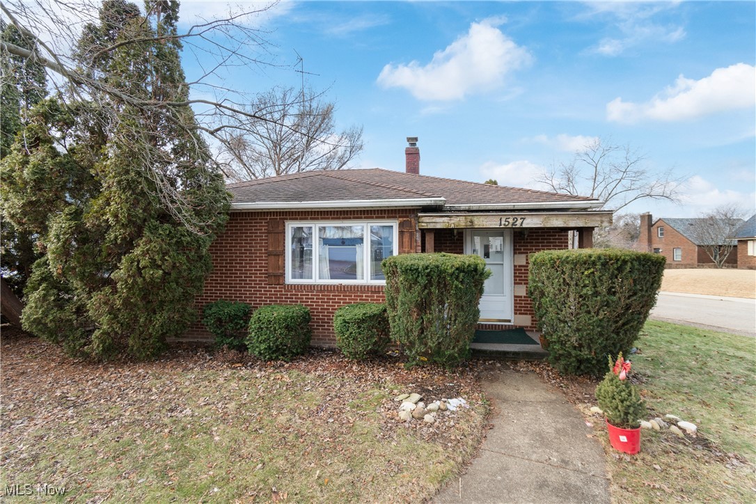 1527 Ridge Road Northwest Canton, OH 44703 - Photo 2 of 27 View of front of house