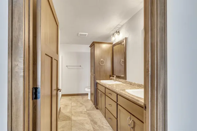 $481,400 | 1419 Prairie Lake Circle, Neenah, WI 54956