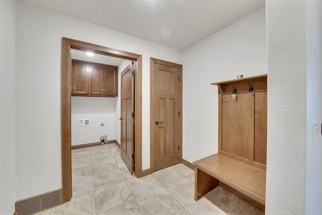 $481,400 | 1419 Prairie Lake Circle, Neenah, WI 54956