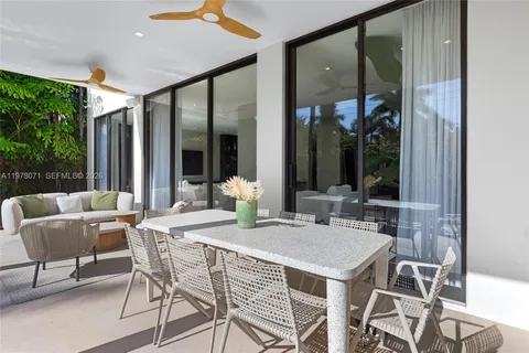 $6,595,000 | 5701 North Bay Road, Miami Beach, FL 33140