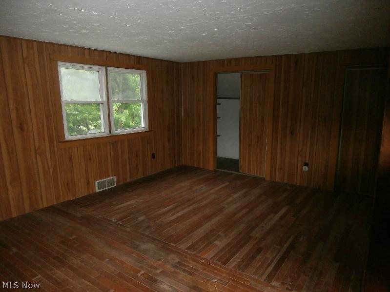6192 Stone Road Hudson, OH 44236 - Photo 9 of 17 Gallery Image 9