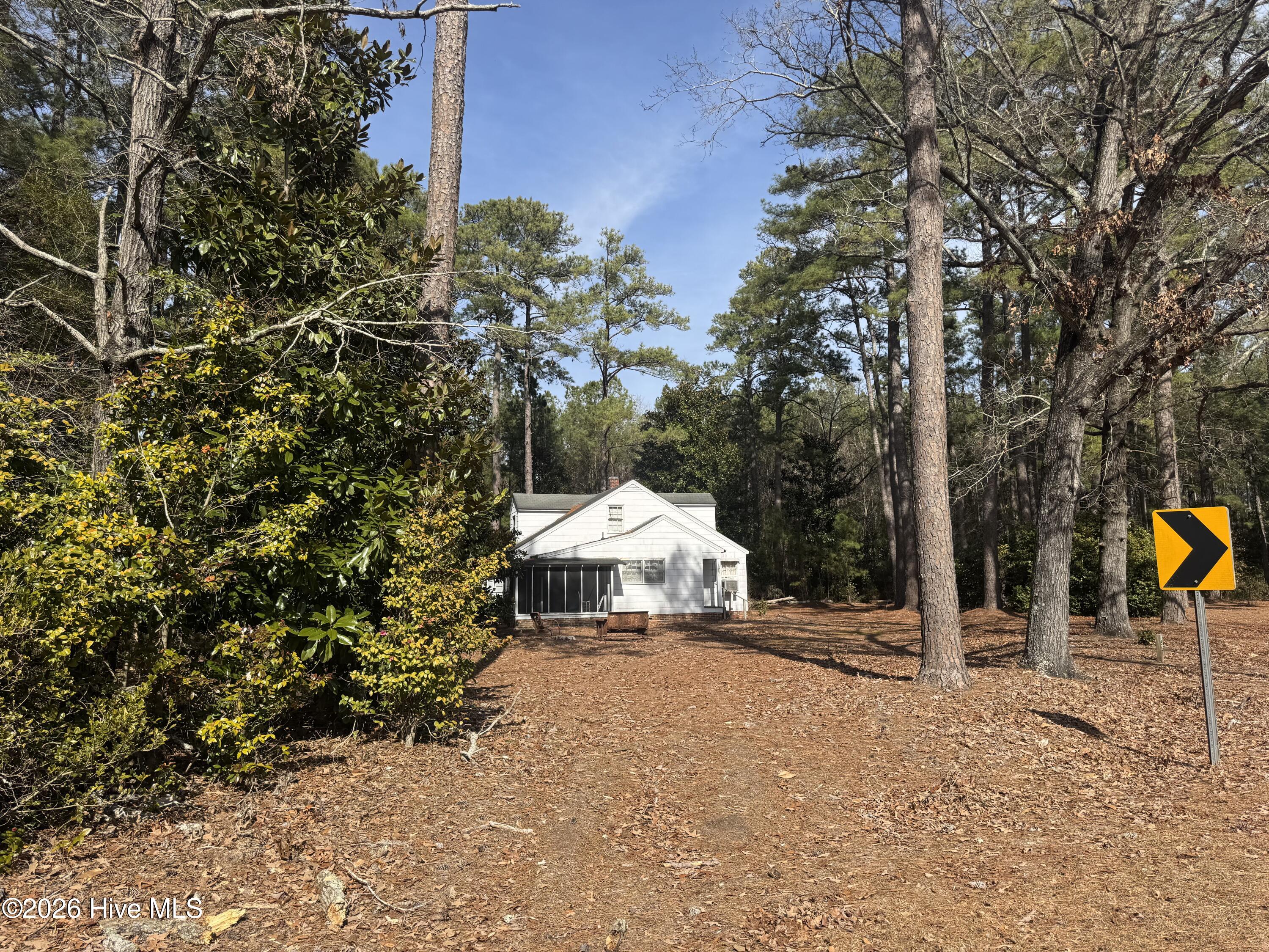 154 Sunset Park Road Bladenboro, NC 28320 - Photo 3 of 15 IMG_3313