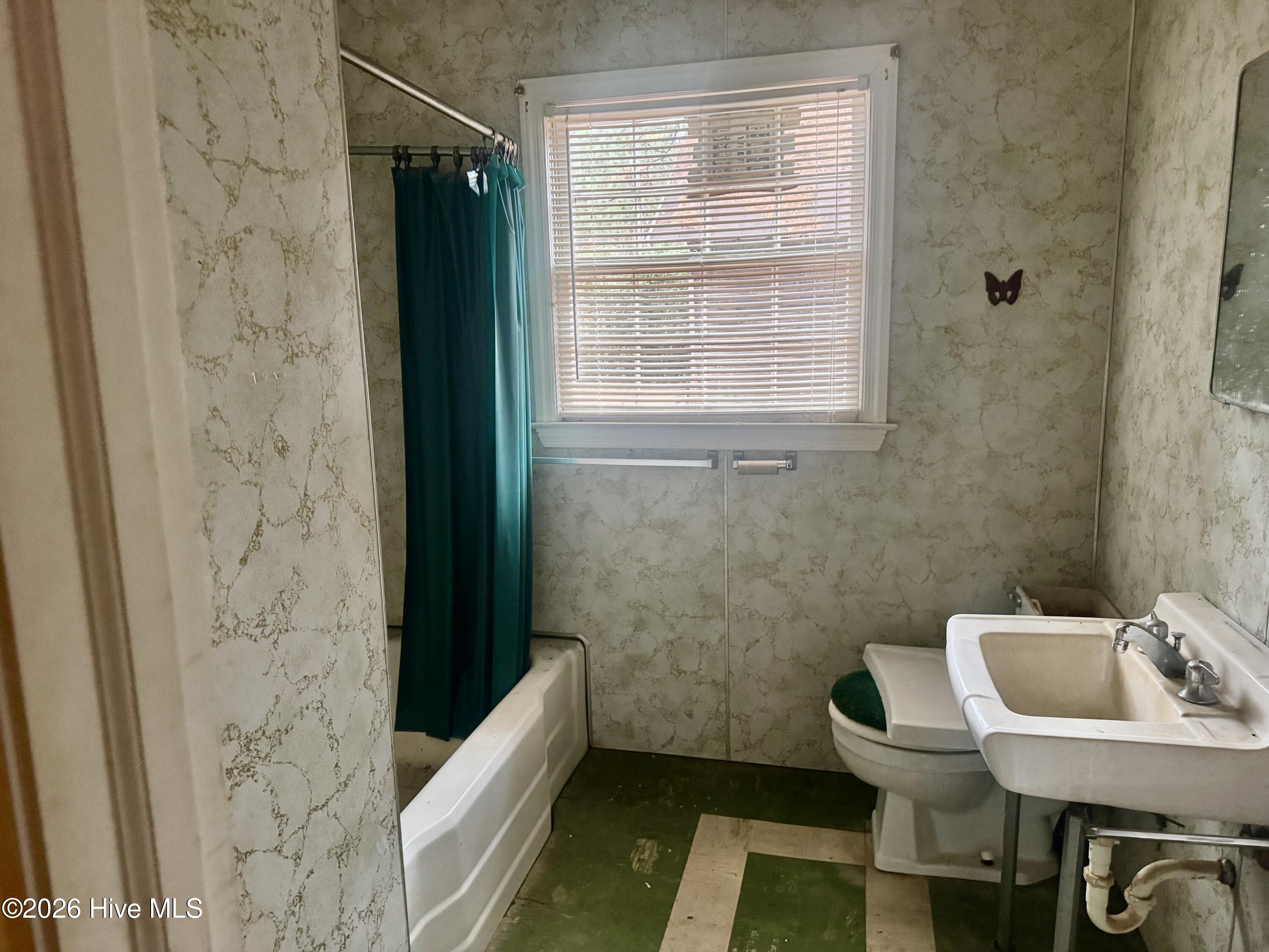 154 Sunset Park Road Bladenboro, NC 28320 - Photo 10 of 15 IMG_3356