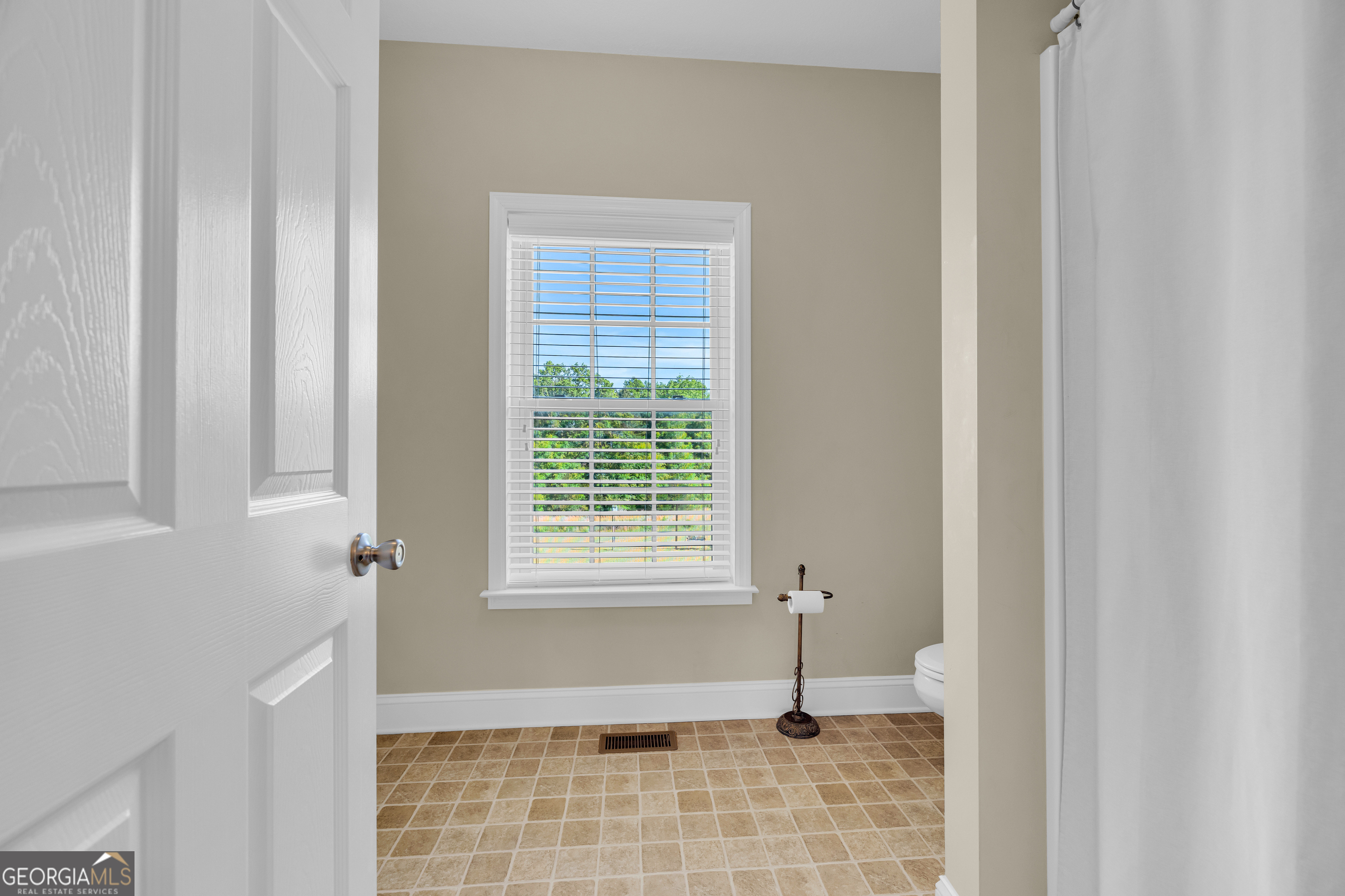 3248 Metasville Road Washington, GA 30673 - Photo 58 of 97 a view of an empty room with a window