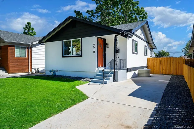 a view of backyard of house
