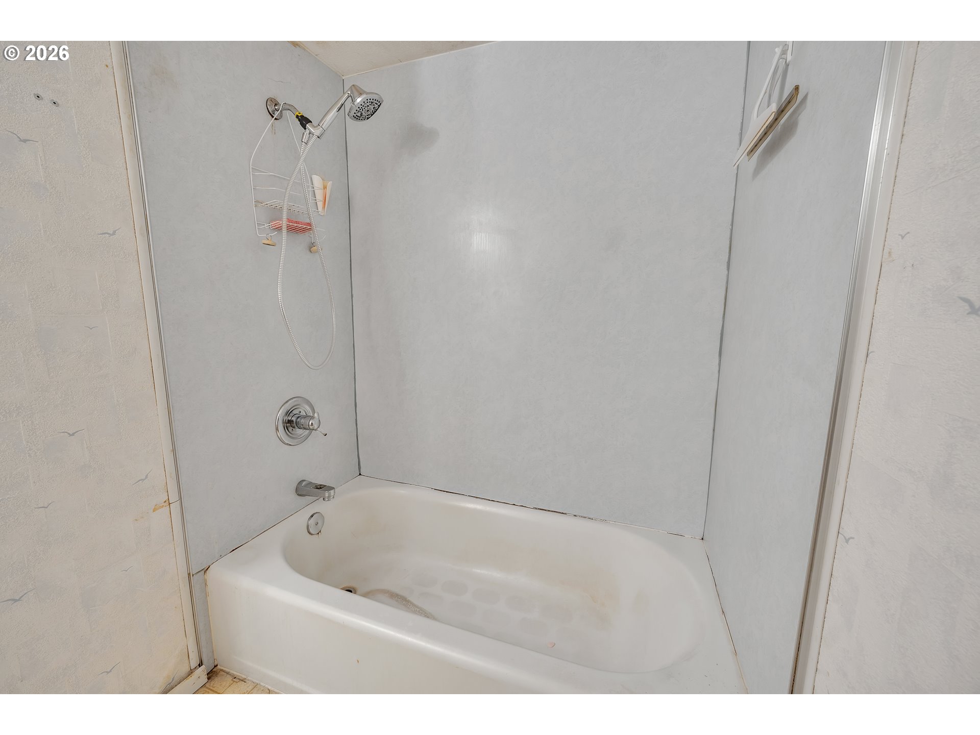 3137 Rainbow Loop Hubbard, OR 97032 - Photo 26 of 27 a bathroom with a tub and shower