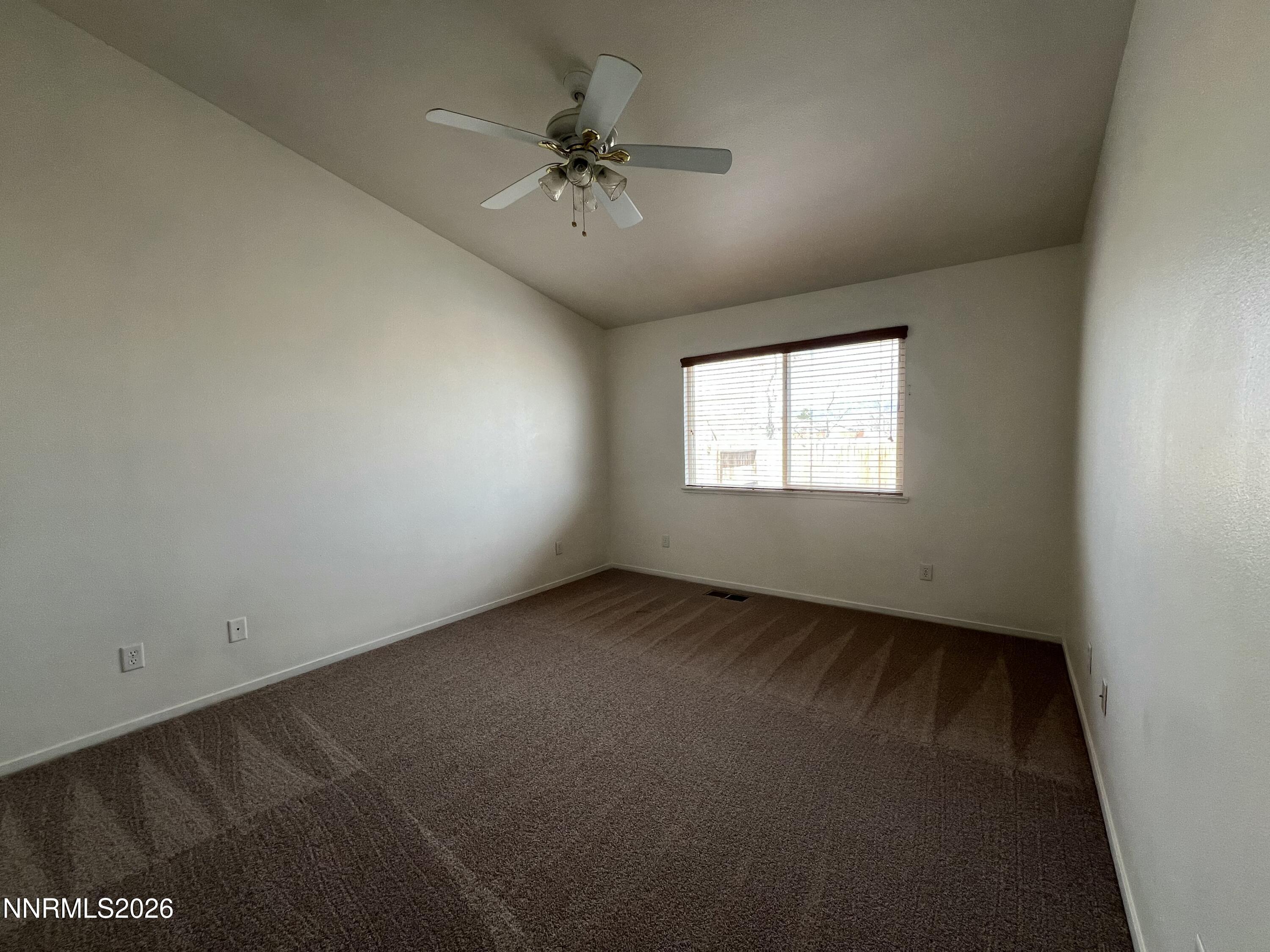 298 Emigrant Way Fernley, NV 89408 - Photo 8 of 15 IMG_4549 2