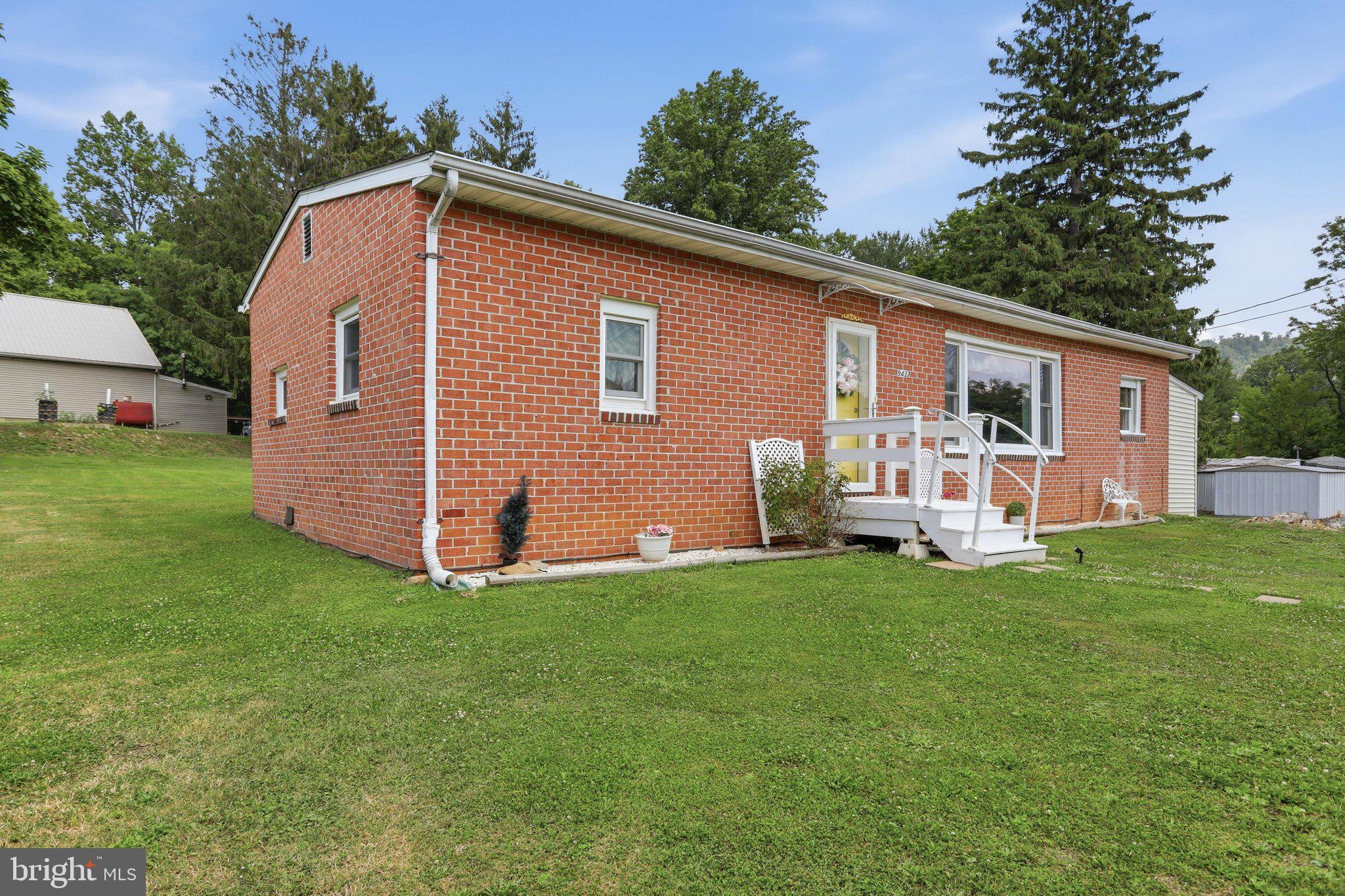 9437 Masters Road Waynesboro, PA 17268 - Photo 3 of 49