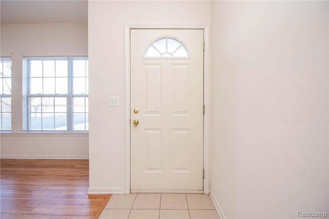 11794 Farmington Road, Unit 90 Livonia, MI 48150 - Photo 25 of 31 24.jpg