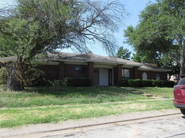 $1,870 | 2332 Aquaduct Drive, Bedford, TX 76022