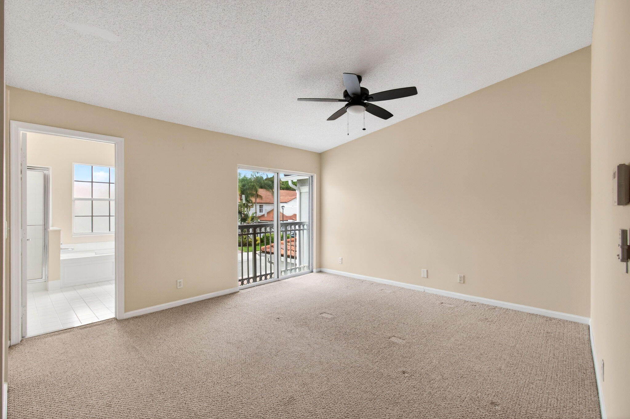 8289 Vía Serena Boca Raton, FL 33433 - Photo 27 of 84 37-web-or-mls-DSC_1779
