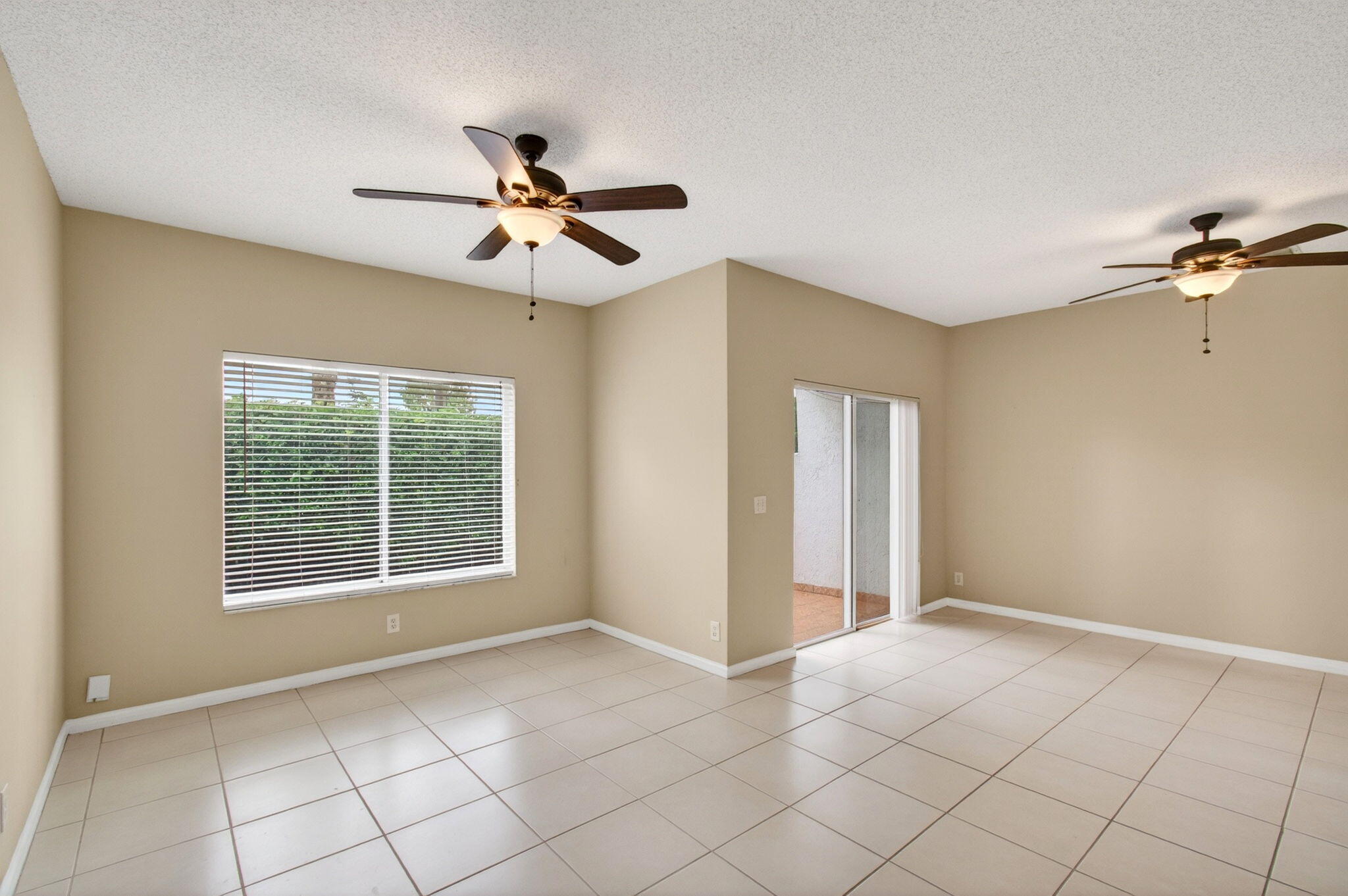 8289 Vía Serena Boca Raton, FL 33433 - Photo 10 of 84 20-web-or-mls-DSC_1677