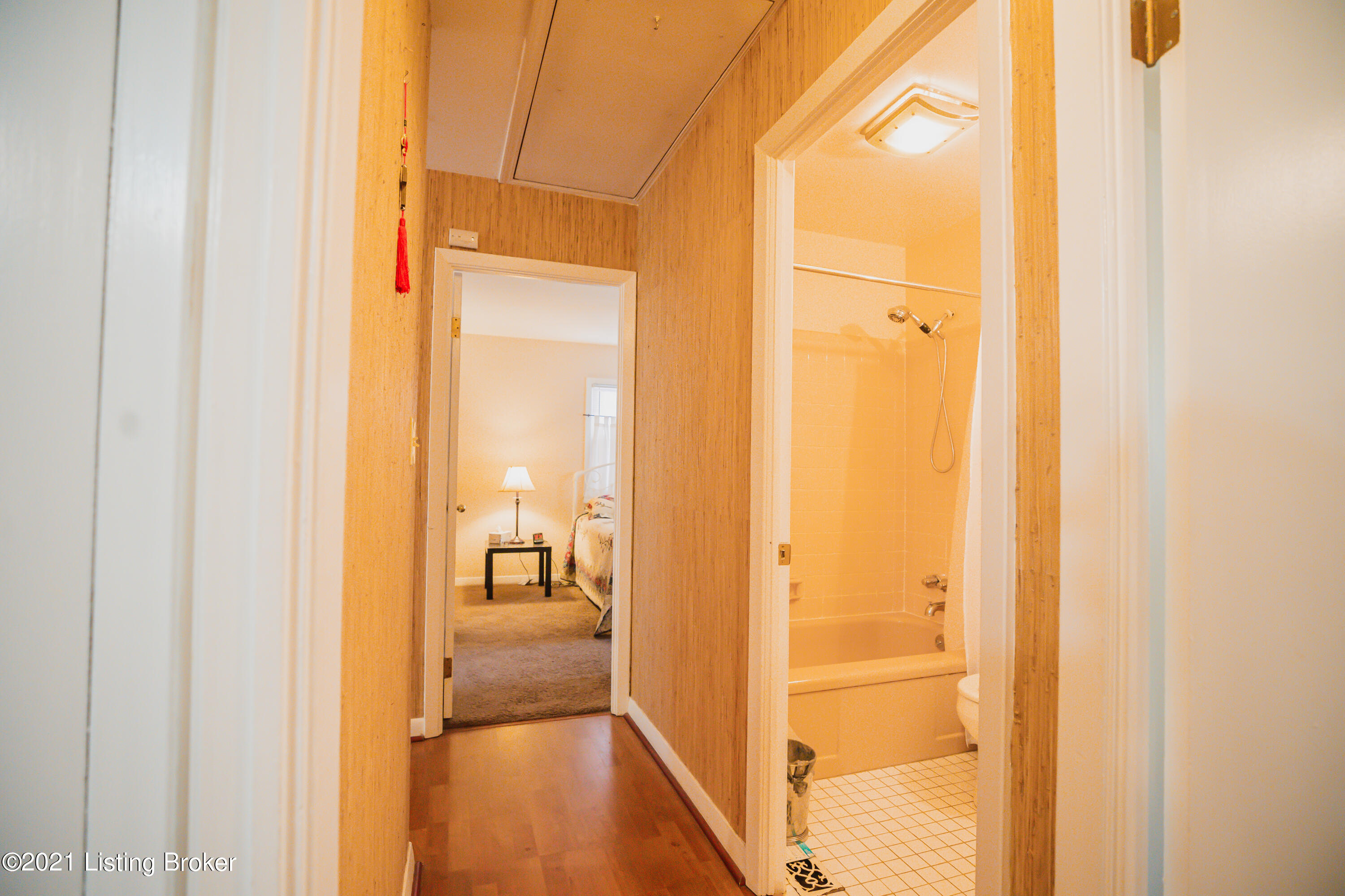 1905 Millgate Road Louisville, KY 40223 - Photo 22 of 44 DSC01548