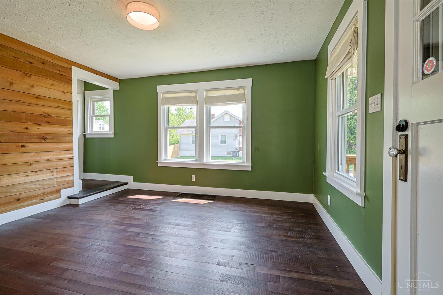 7300 Plainfield Road Deer Park, OH 45236 - Photo 8 of 39
