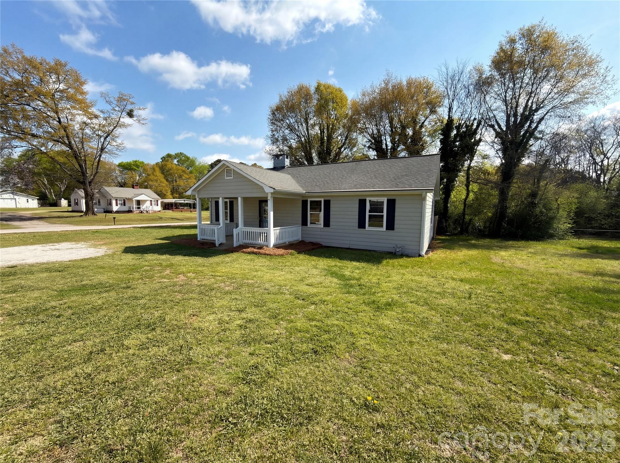 1114 Grace Avenue Lancaster, SC 29720 - Photo 3 of 15