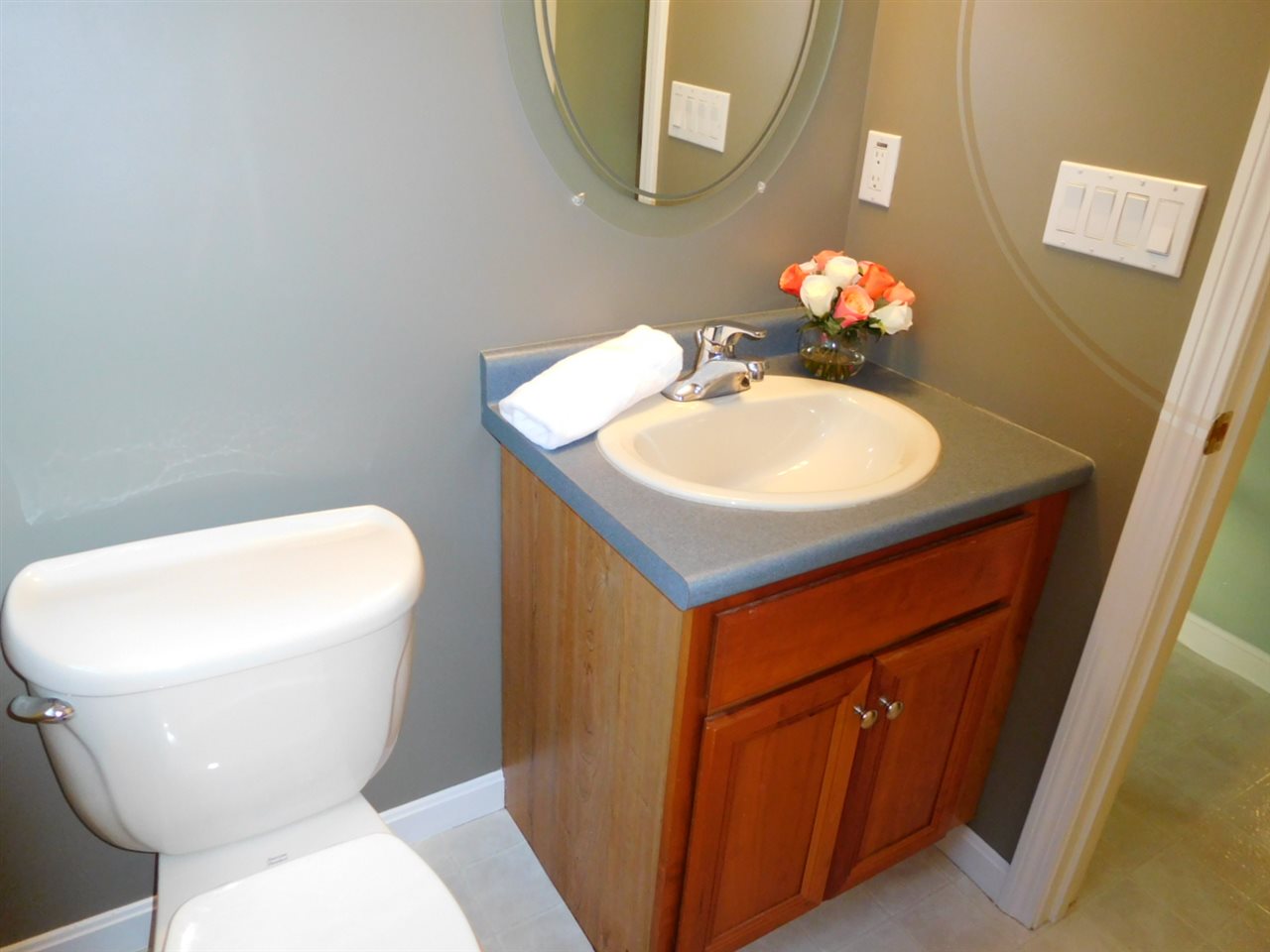 23 Crestwood Road Windham, NH 03087 - Photo 14 of 33