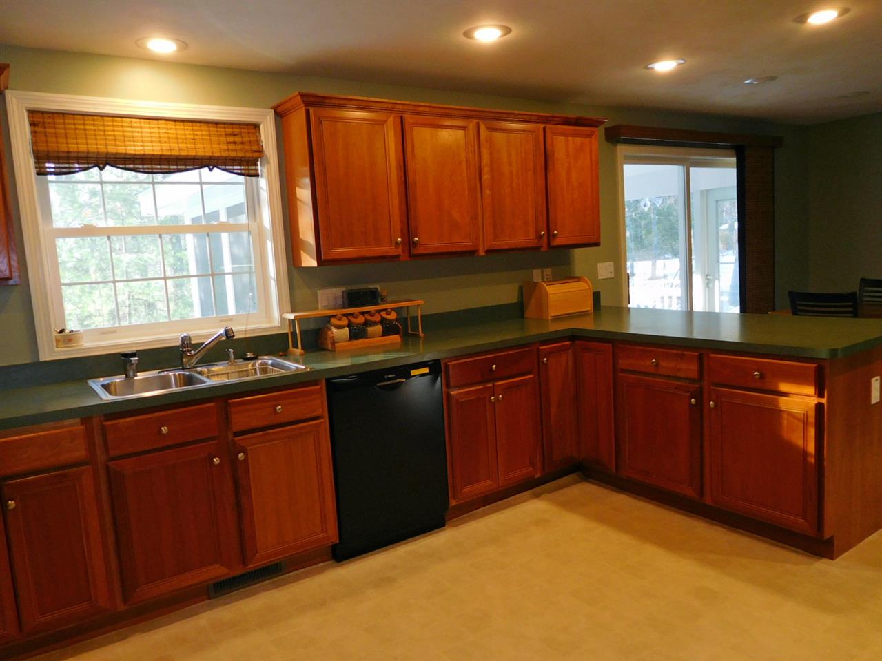 23 Crestwood Road Windham, NH 03087 - Photo 3 of 33