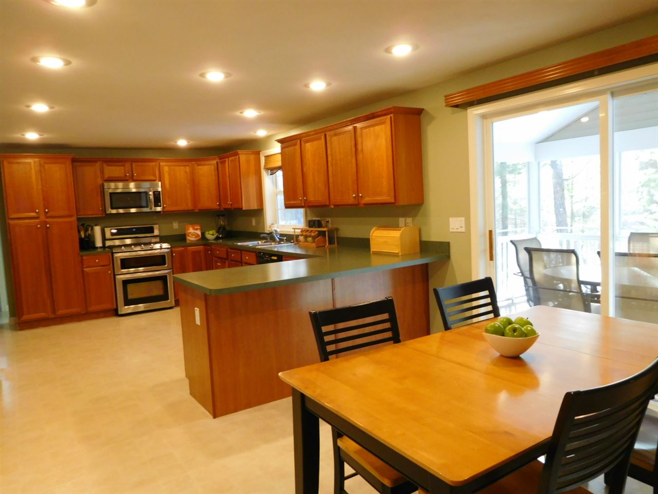 23 Crestwood Road Windham, NH 03087 - Photo 6 of 33