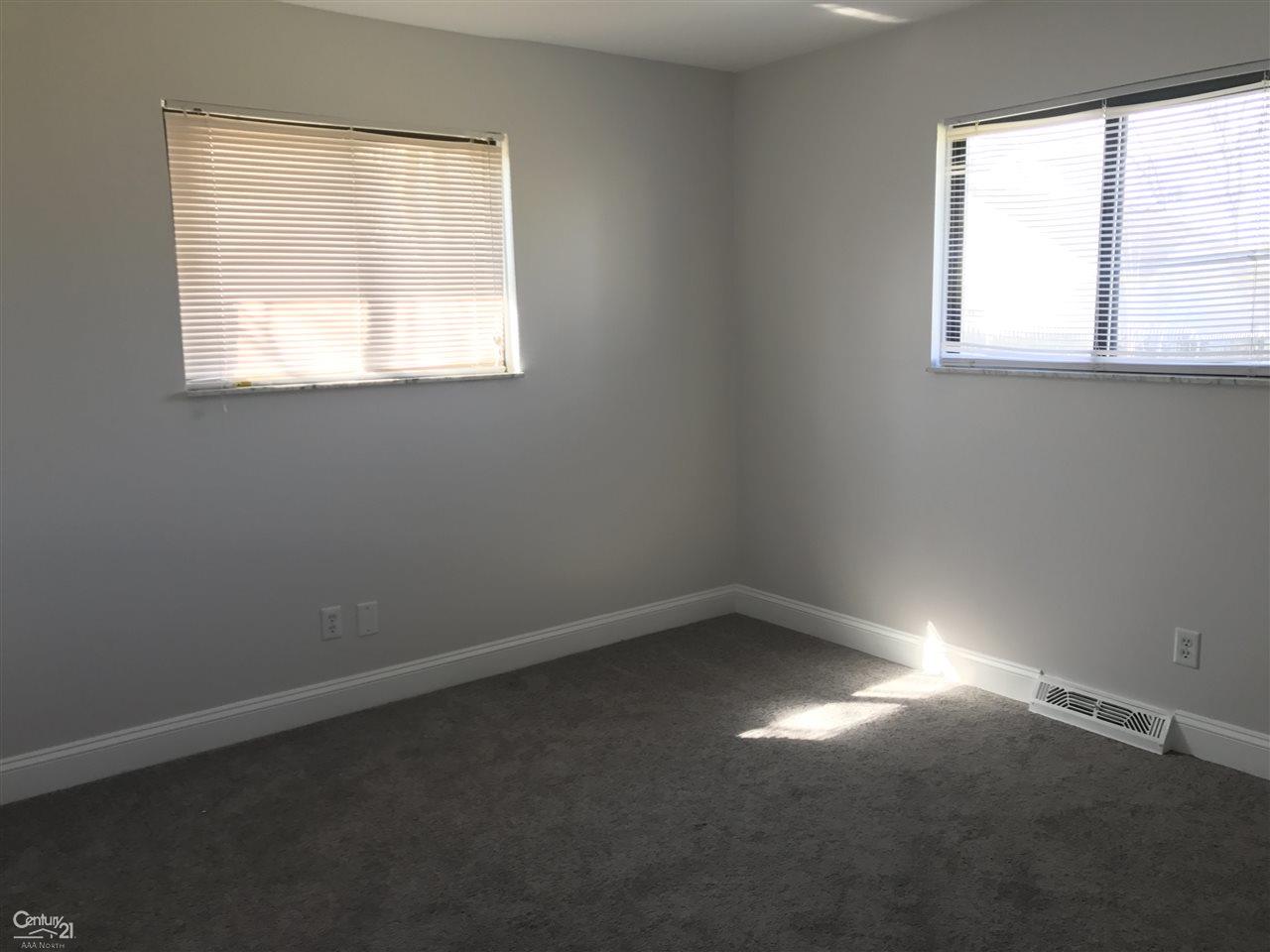 39603 Ryan Road Sterling Heights, MI 48310 - Photo 17 of 21