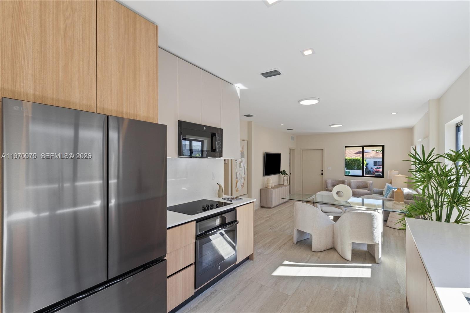 2385 Southwest 22nd Terrace Miami, FL 33145 - Photo 8 of 27