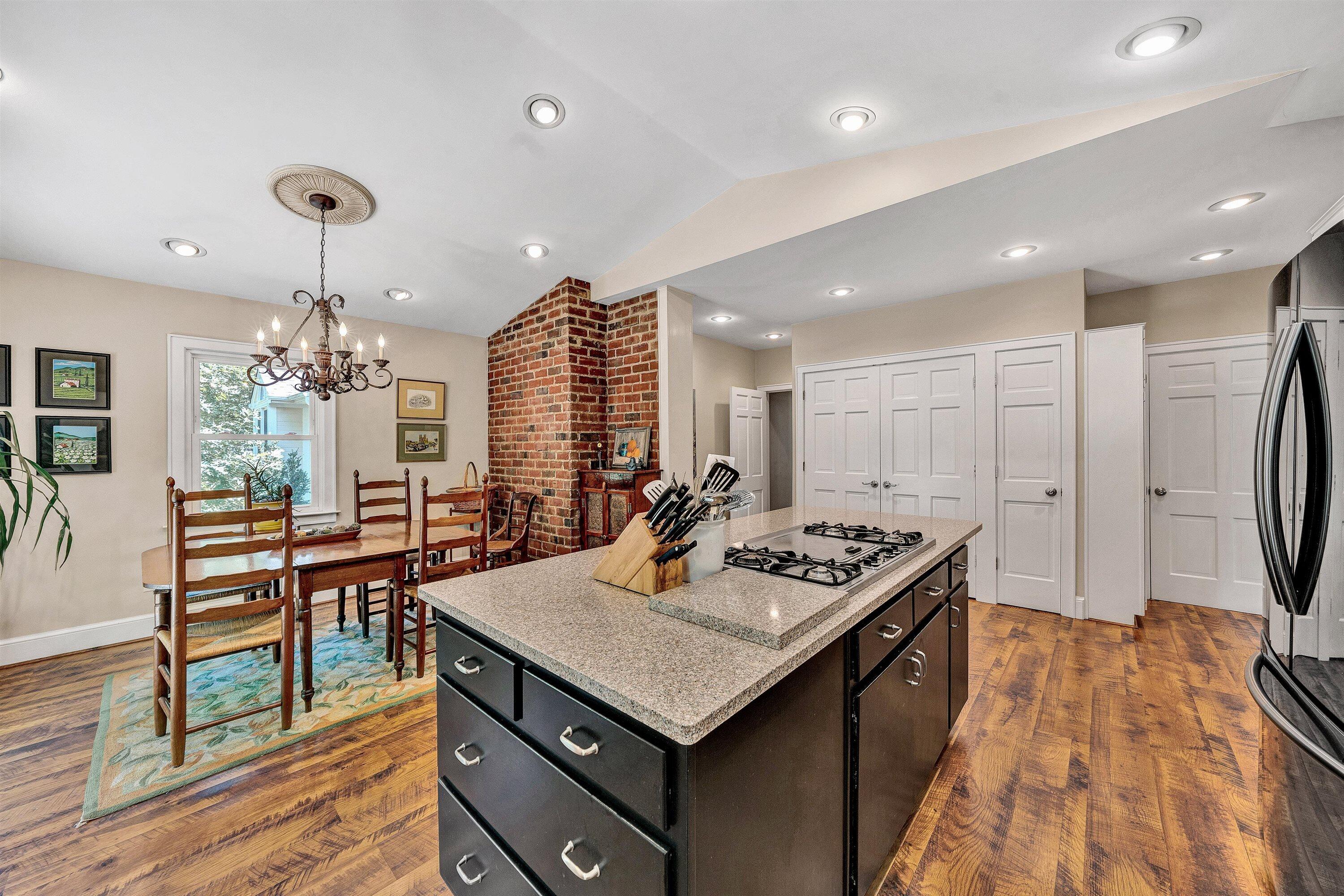 2130 Deyerle Road Southwest Roanoke, VA 24018 - Photo 17 of 47 17-DSC00316