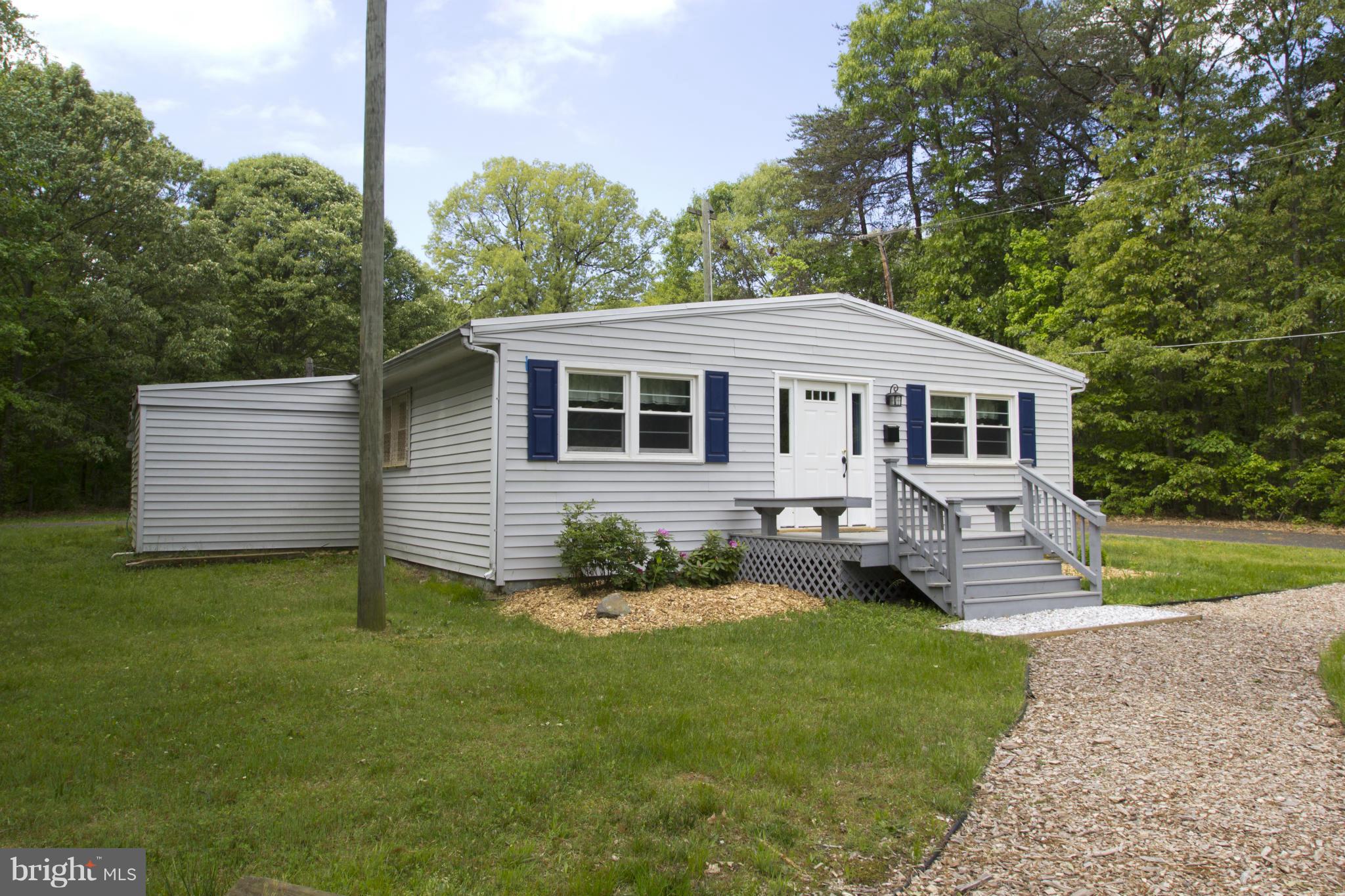 982 Shore Acres Road Arnold, MD 21012 - Photo 24 of 29 Exterior (Rear)