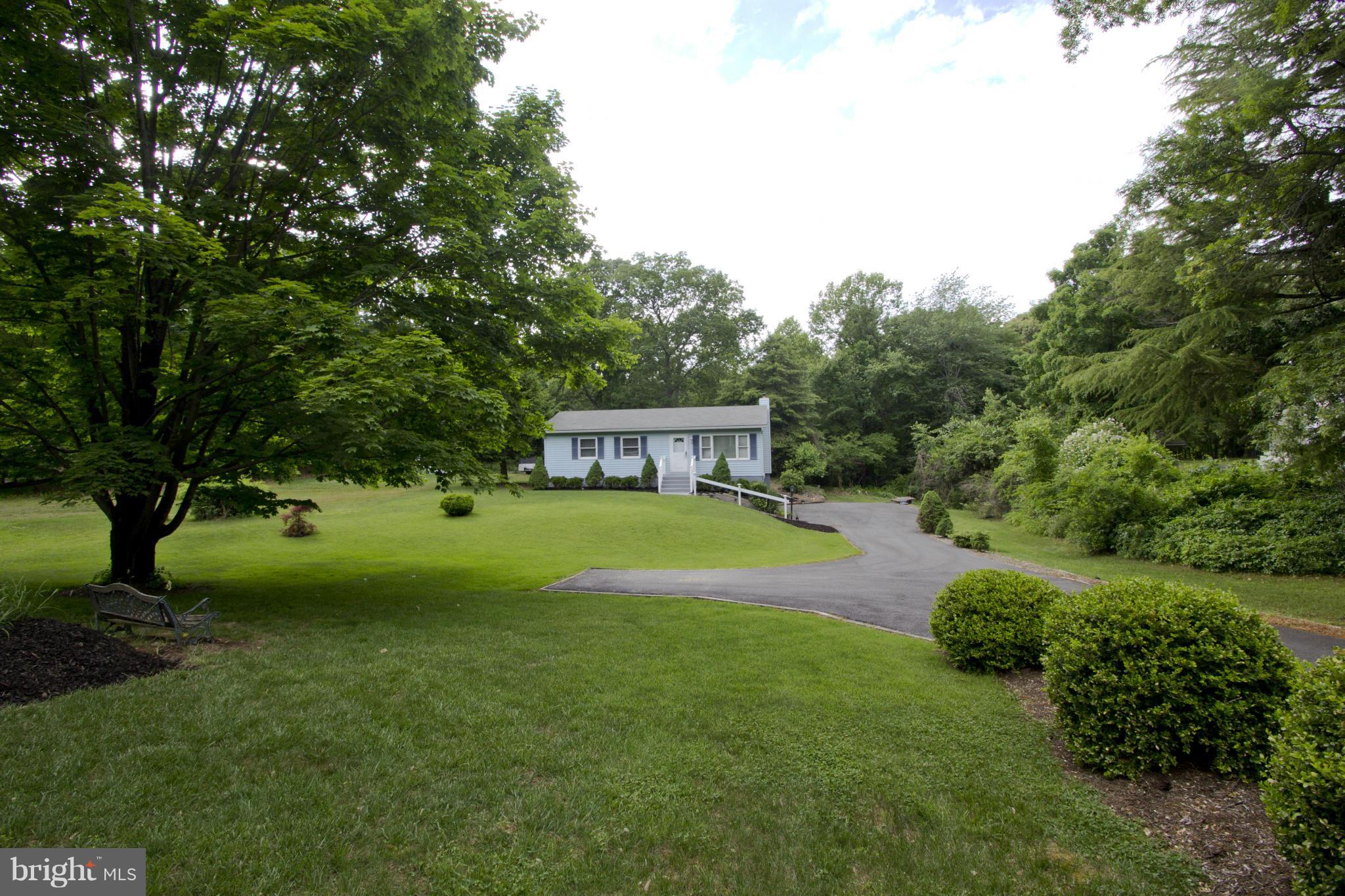 982 Shore Acres Road Arnold, MD 21012 - Photo 5 of 29 Exterior (Front)
