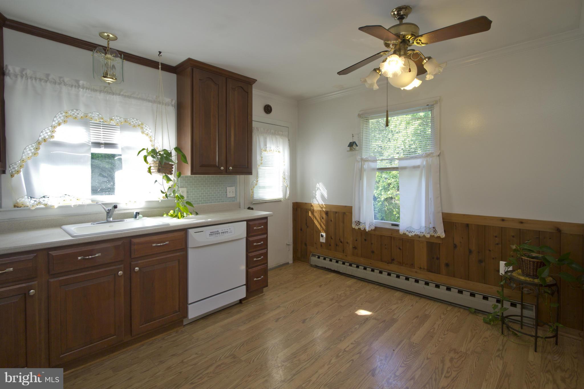 982 Shore Acres Road Arnold, MD 21012 - Photo 9 of 29 Kitchen