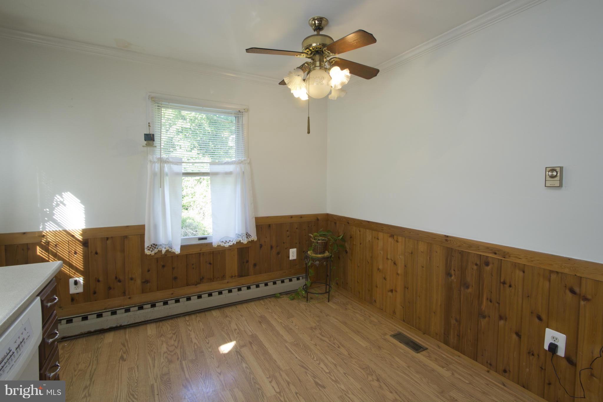 982 Shore Acres Road Arnold, MD 21012 - Photo 10 of 29 Kitchen