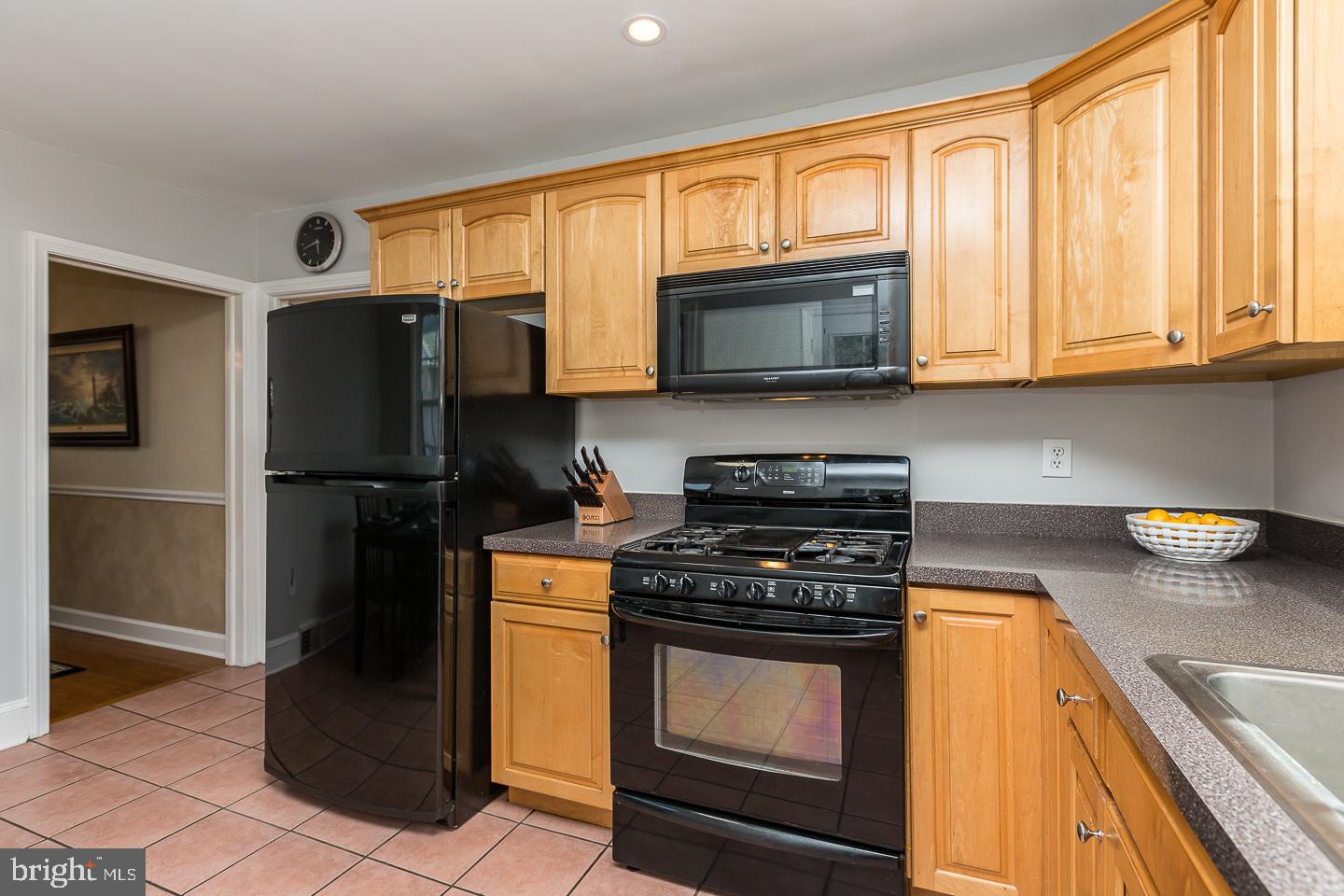345 Strathmore Road Havertown, PA 19083 - Photo 15 of 37