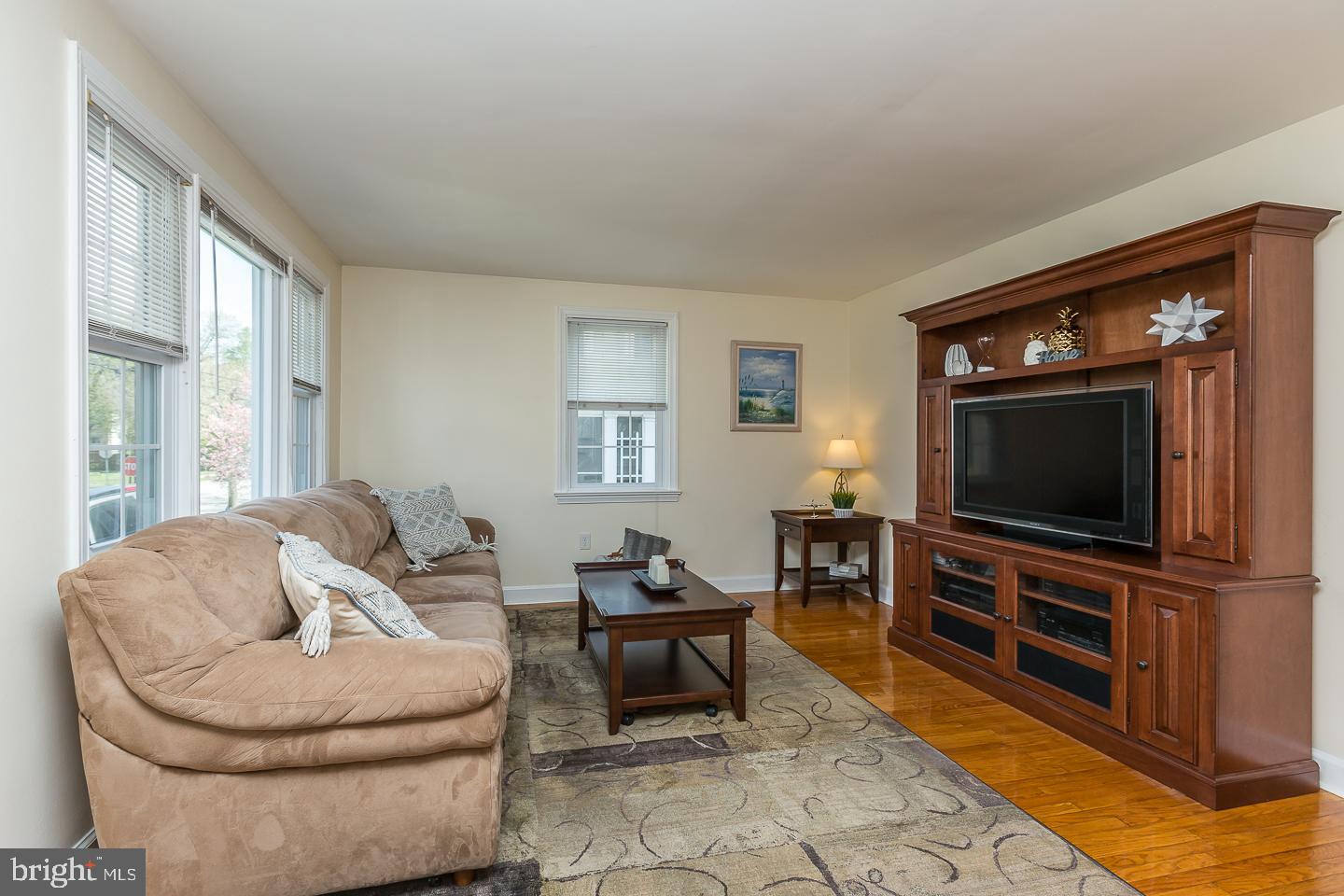 345 Strathmore Road Havertown, PA 19083 - Photo 5 of 37