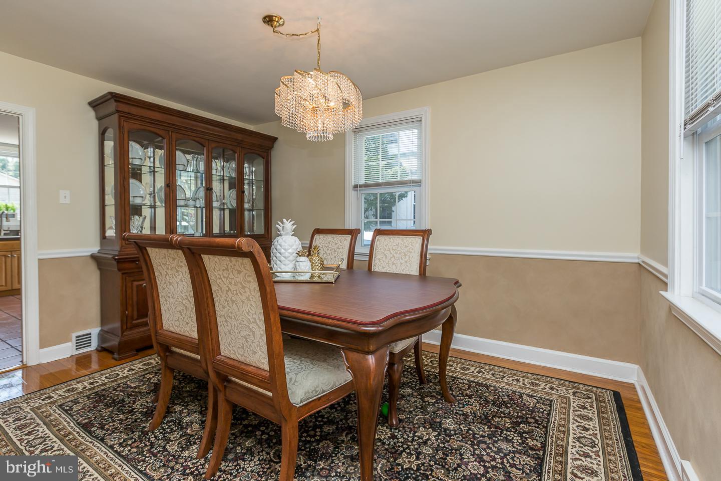 345 Strathmore Road Havertown, PA 19083 - Photo 10 of 37