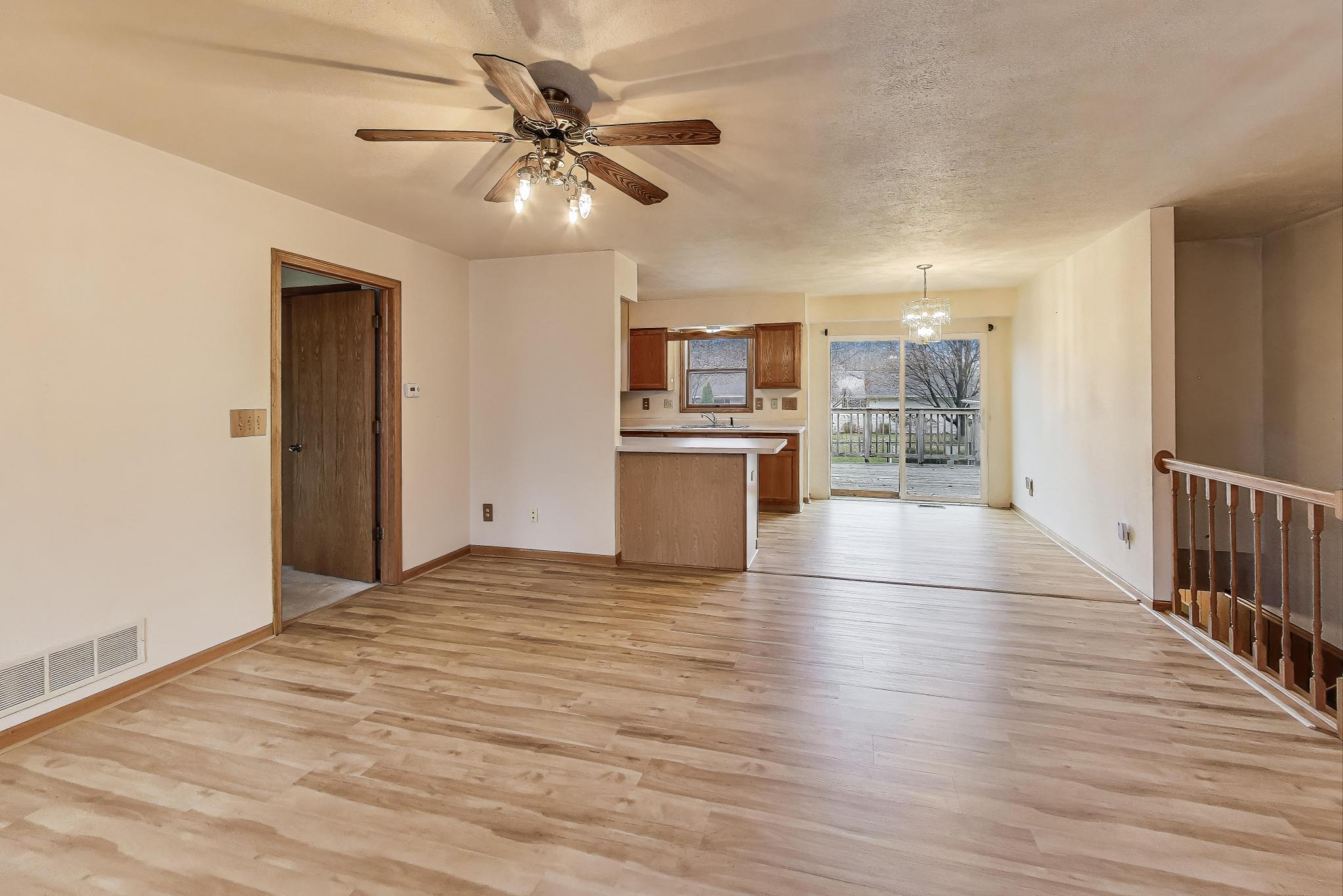 478 Sweet Road Darien, WI 53114 - Photo 4 of 34 ad_0004