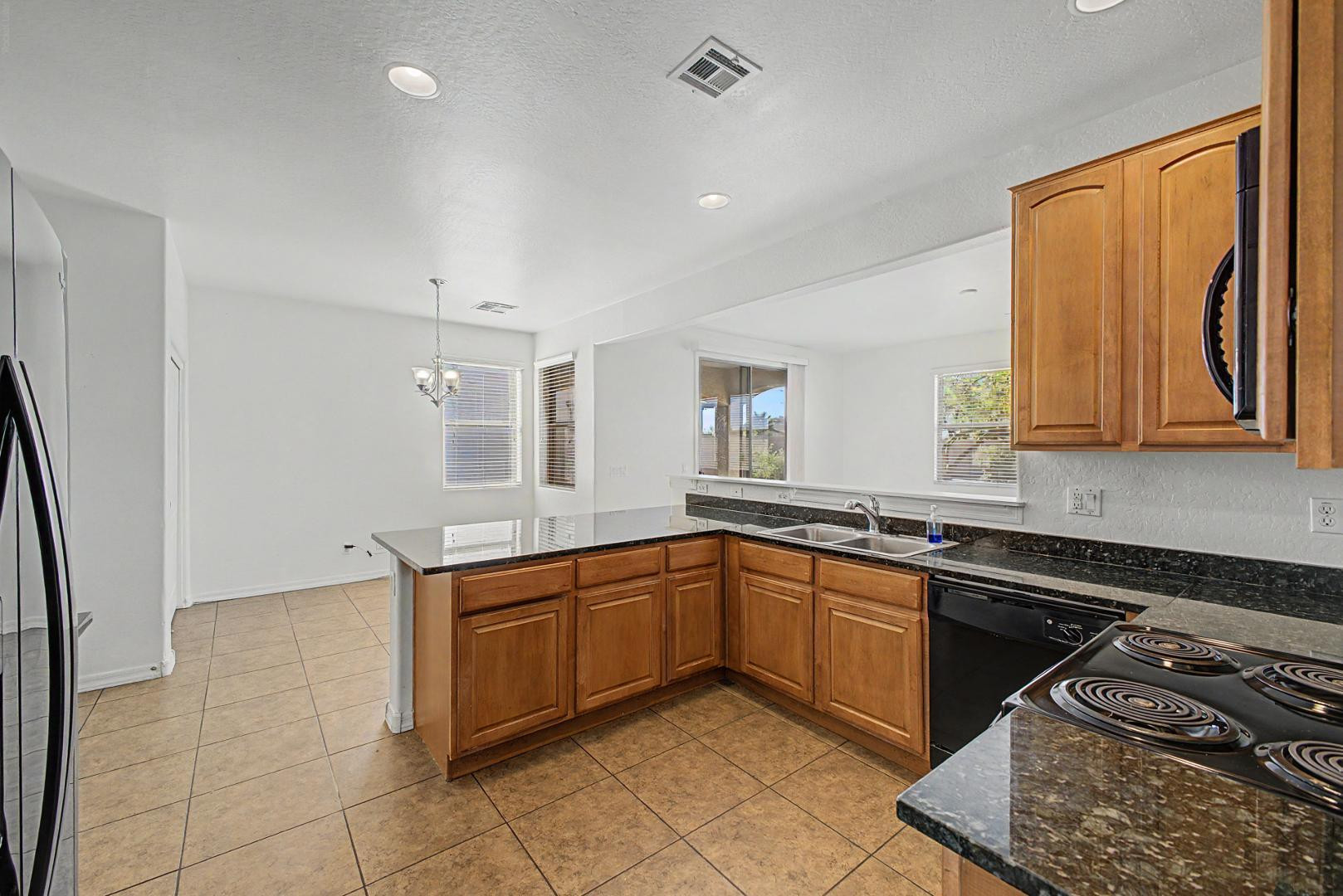 18436 West Nambe Street Goodyear, AZ 85338 - Photo 3 of 32 Photo #3