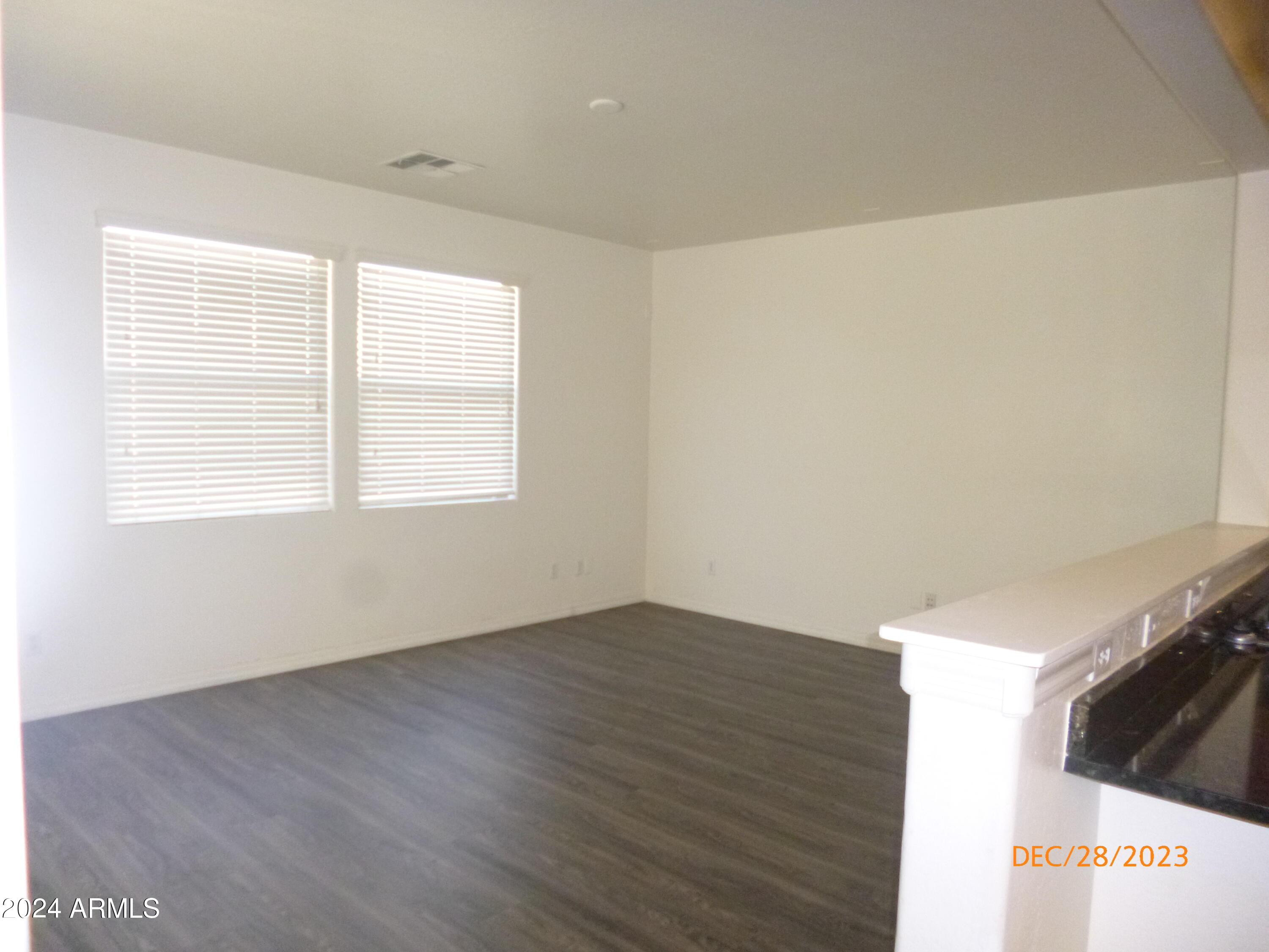 18436 West Nambe Street Goodyear, AZ 85338 - Photo 5 of 30 Photo #5