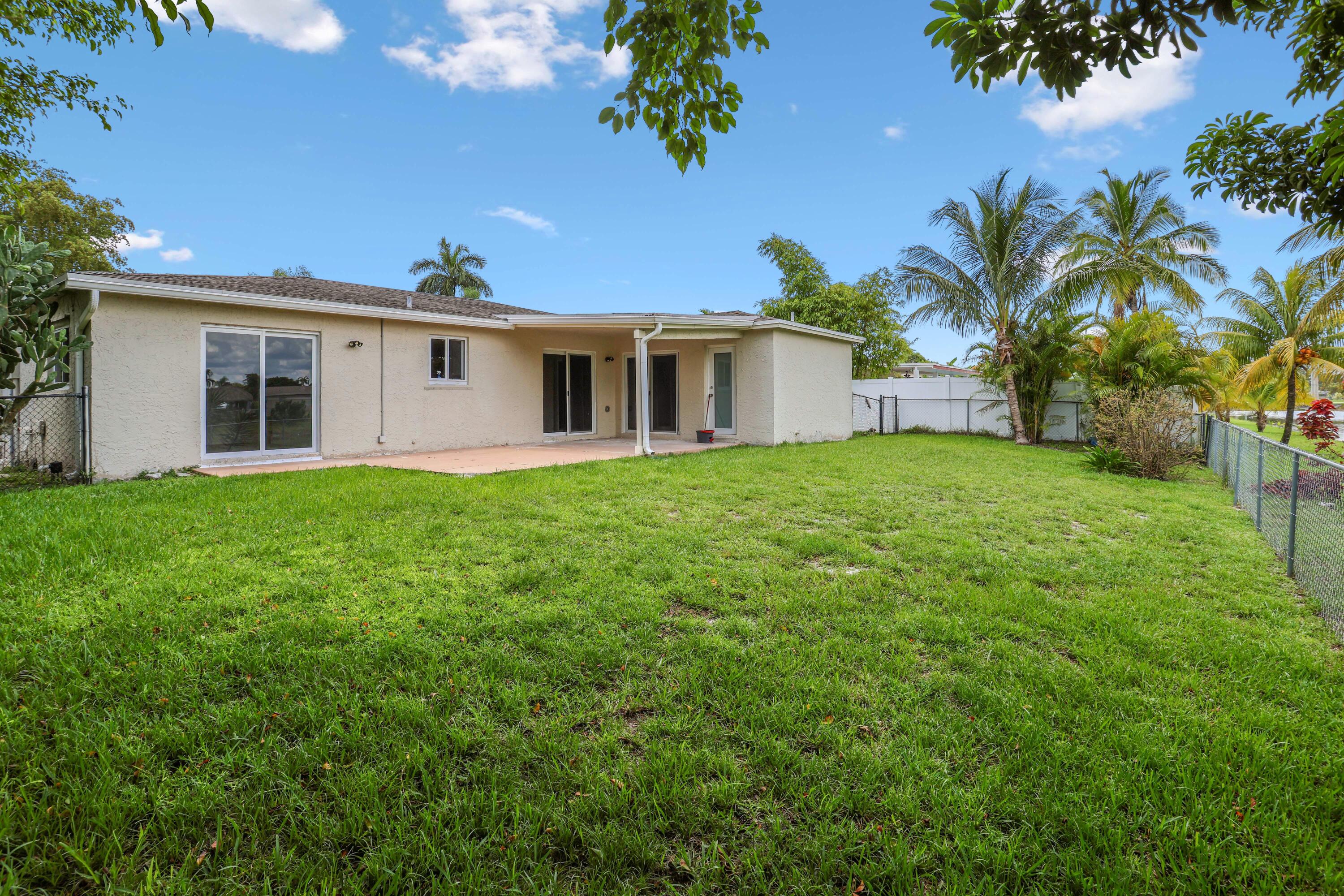 10855 Eureka Street Boca Raton, FL 33428 - Photo 14 of 18 image00019
