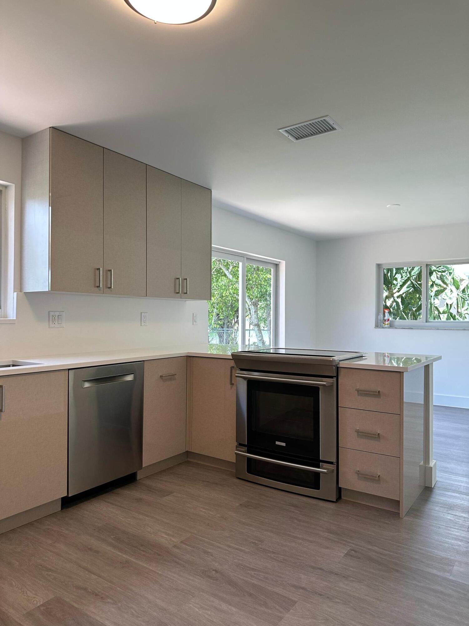 10855 Eureka Street Boca Raton, FL 33428 - Photo 4 of 18 image2 (1)