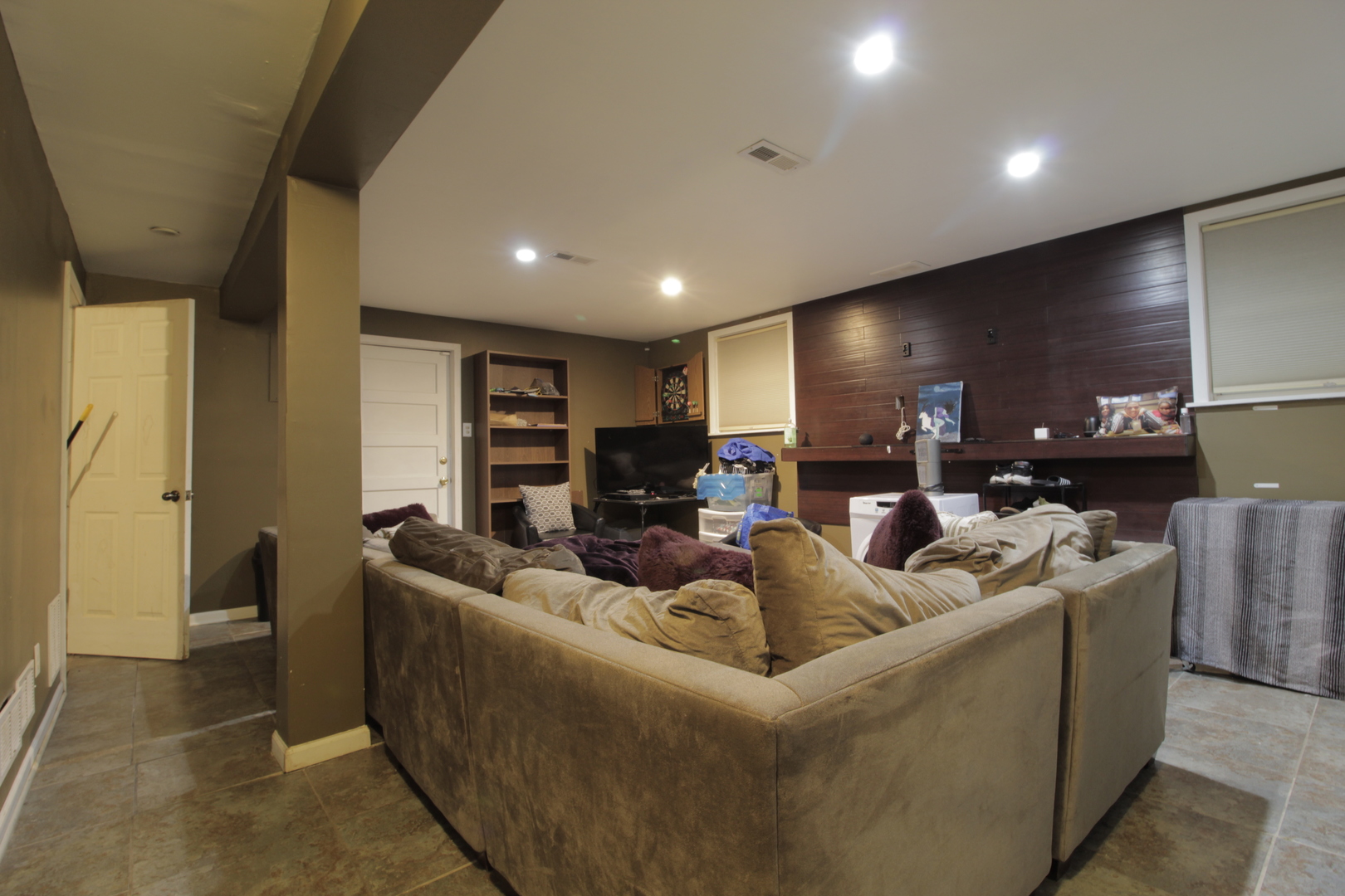 18157 Rockwell Avenue Homewood, IL 60430 - Photo 15 of 21 a living room with furniture and a wooden floor