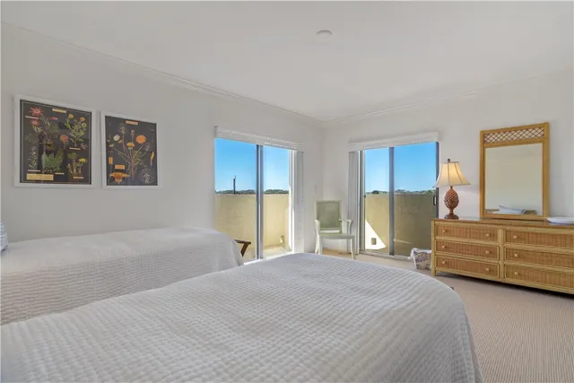 $9,500 | 2636 Ocean Drive, Unit 404, Vero Beach, FL 32963