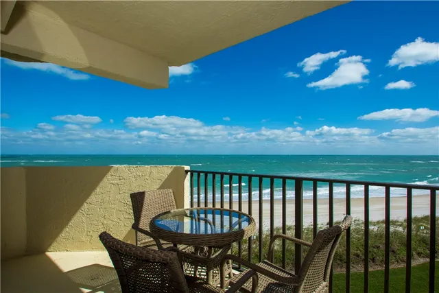 $9,500 | 2636 Ocean Drive, Unit 404, Vero Beach, FL 32963