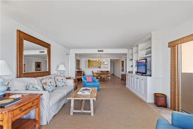 $9,500 | 2636 Ocean Drive, Unit 404, Vero Beach, FL 32963