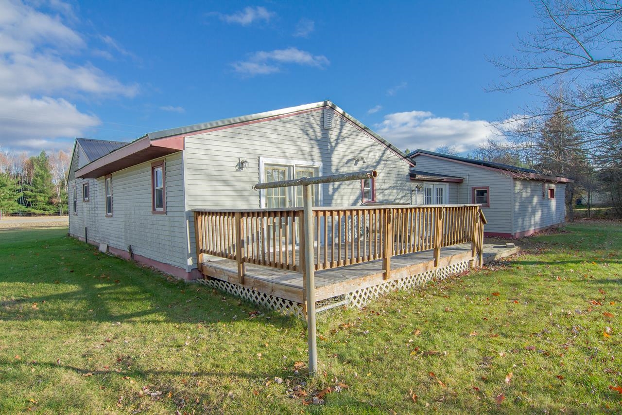 6465 North Geneva Road Coleman, MI 48618 - Photo 3 of 26